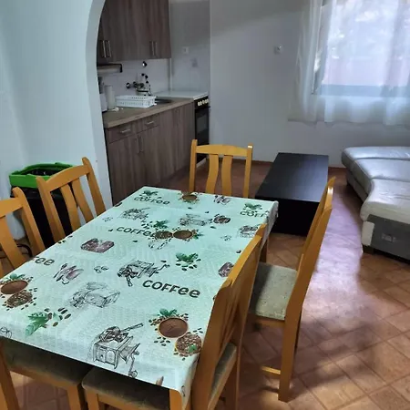 Ady Gold Five Apartament *