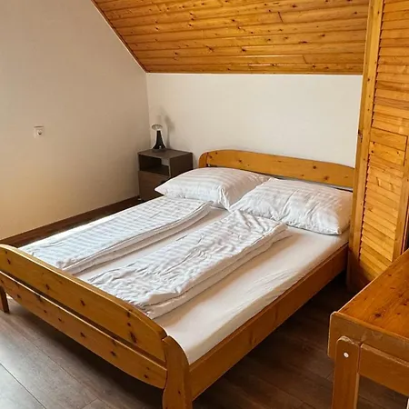 Ady Gold Five Siófok