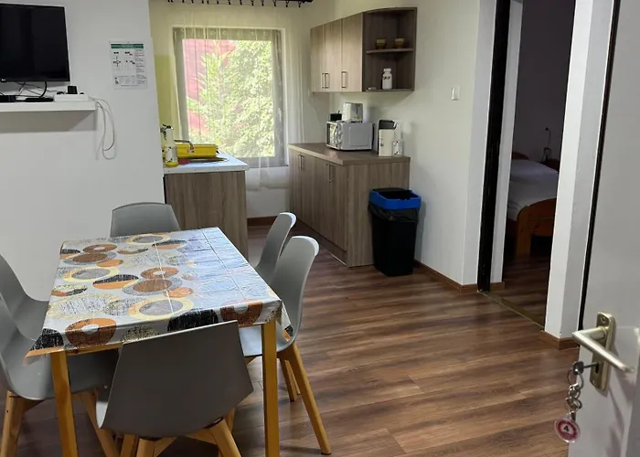 Ady Gold Five Apartman